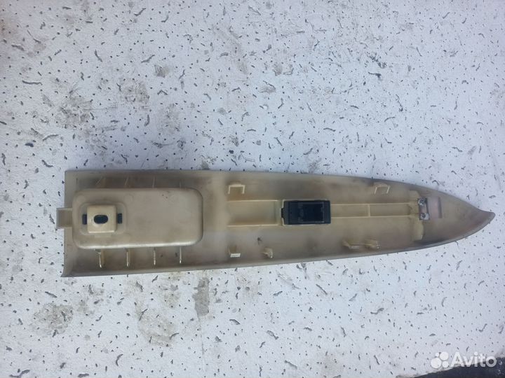 Кнопка стеклоподъемника передняя пр Lifan Solano