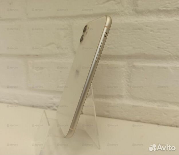 Мобильный телефон Apple iPhone 11 4/64 GB