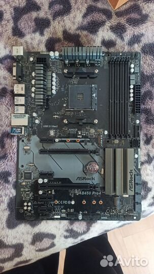 Материнская плата am4 b450 AsRock (не работает)