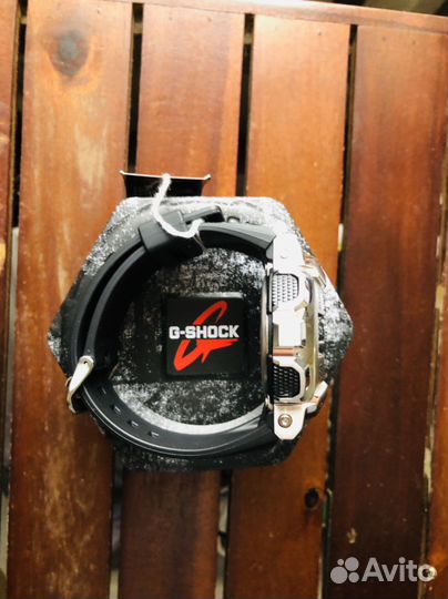 Casio G-shock GM-110-1AER с хронографом