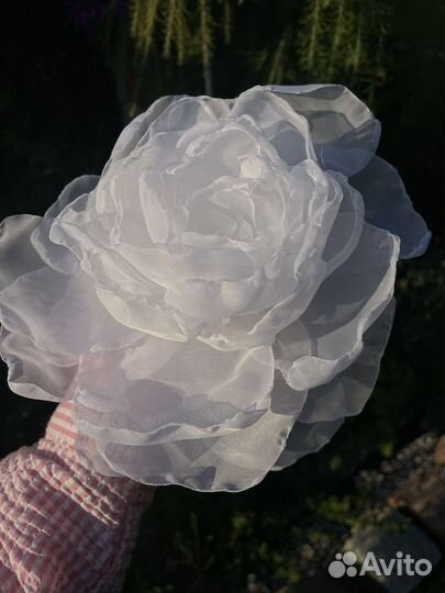 Брошь цветок из ткани большой