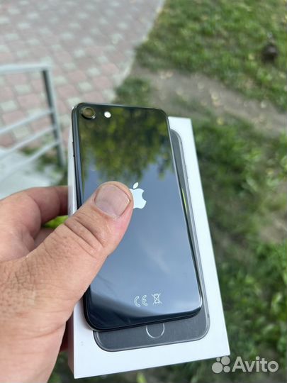 iPhone SE (2020), 64 ГБ