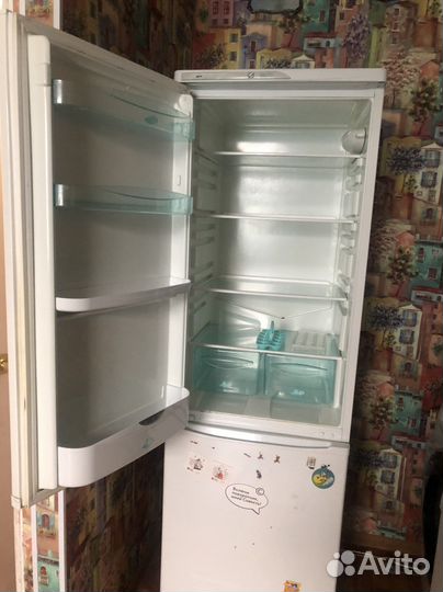 Холодильник бу stinol