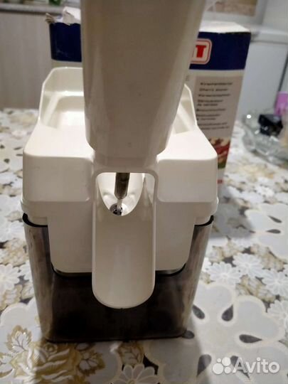 Машинка для вынимание косточек из вишен, черешни