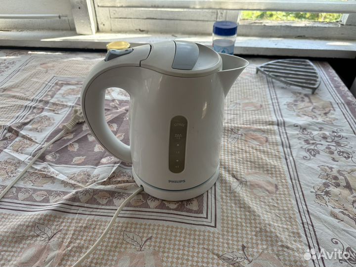 Чайник электрический Philips HD 4657