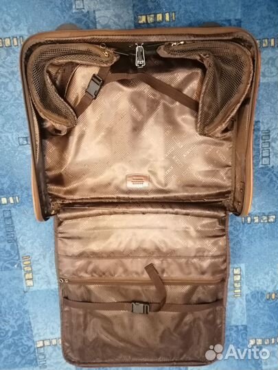 Мужской кожаный чемодан новый