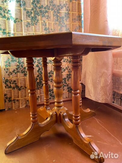 Журнальный столик