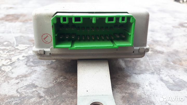 Блок управления заслонкой- Mitsubishi Lancer Cedia