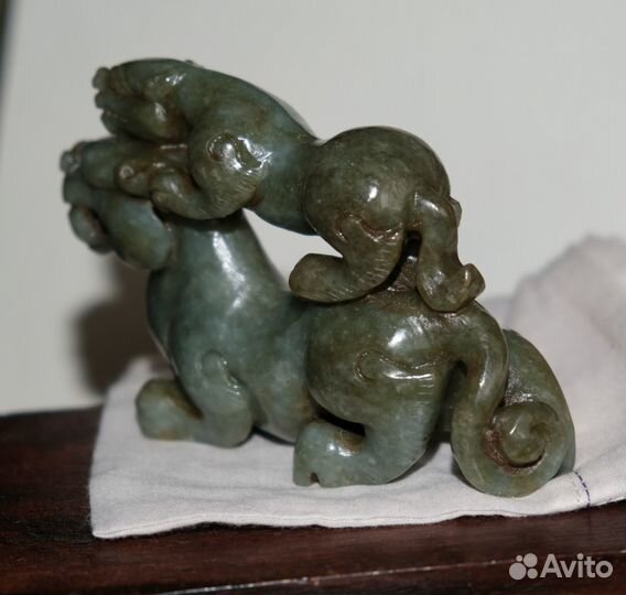 Статуэтка из нефрита Два Тигра