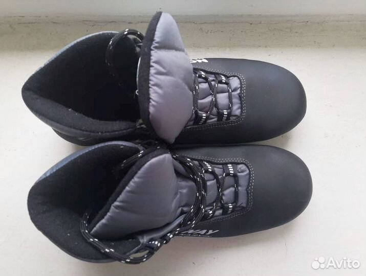 Ботинки для беговых лыж 