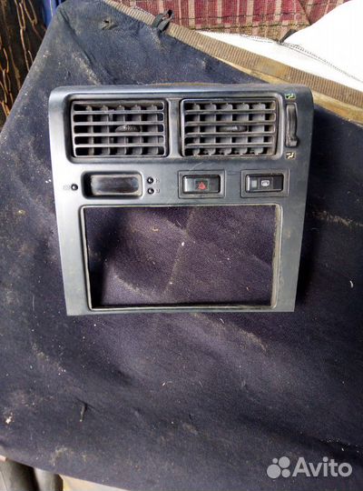 Консоль магнитолы