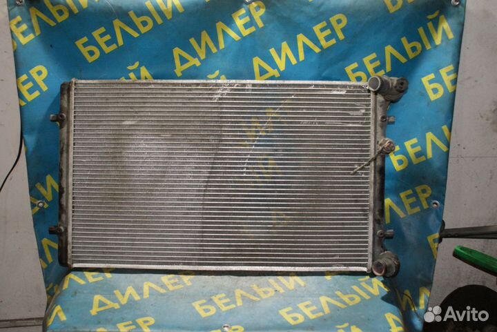 Основной радиатор охлаждения Volkswagen Bora