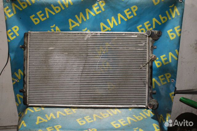 Основной радиатор охлаждения Volkswagen Bora