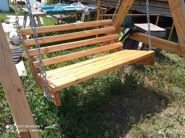 Садовые качели из дерева
