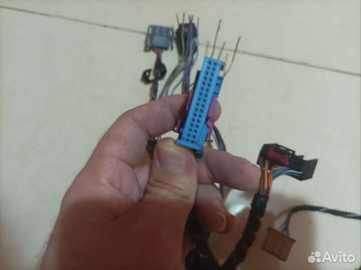 Электропроводка (коса) двери передней левой Skoda