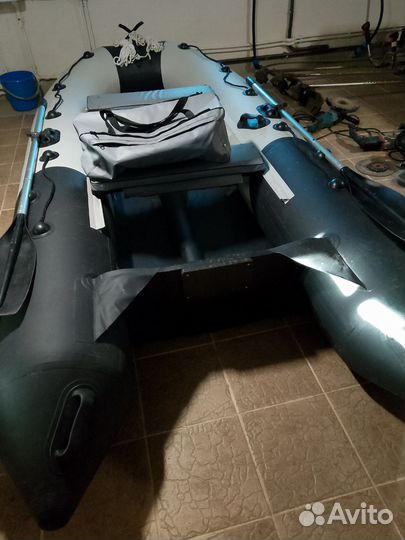 Лодка надувная трёх местная