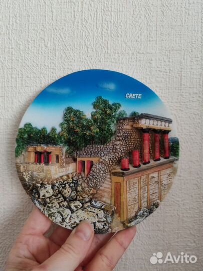Декоративная сувенирная тарелка на стену