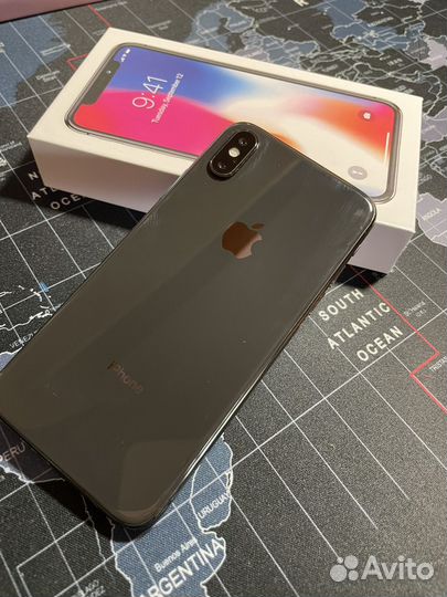 iPhone X, 64 ГБ