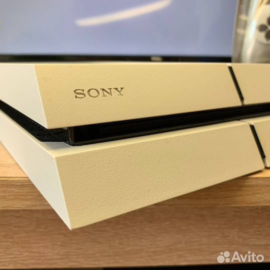 Sony PS4 Белая/геймпады