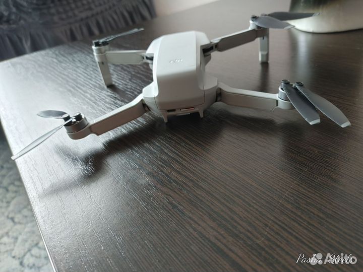 Продам квадрокоптер DJI Mavic Mini Fly More Combo