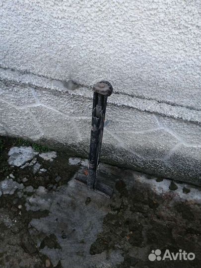 Домкрат винтовой продаю