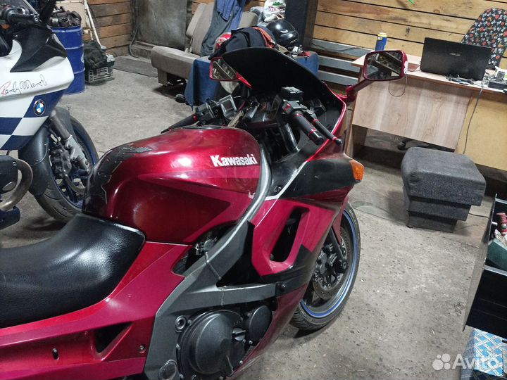 Кавасаки ZZR400