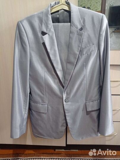 Продам костюм