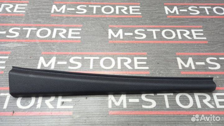 Накладка стойки кузова передняя правая Audi Q7 4LB