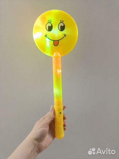 Световая волшебная палочка смайлик, цвет желтый
