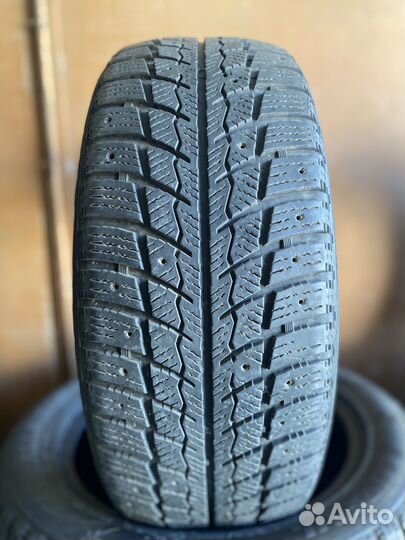 Bridgestone Blizzak Spike-02 215/55 R17 101T