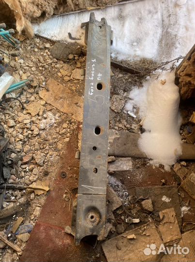 Усилитель бампера передний Форд Фокус 1