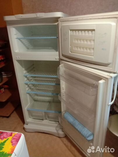 Холодильник двухкамерный indesit