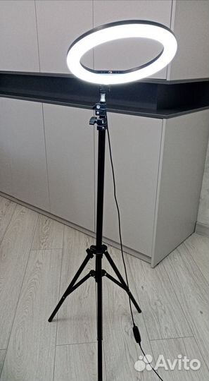 Кольцевая лампа 25 см 5v со штативом