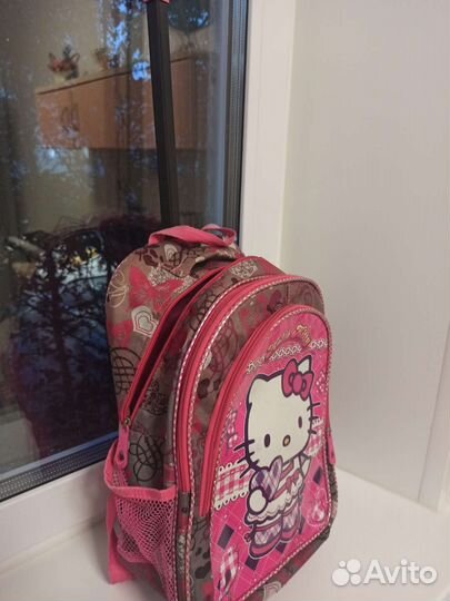 Чемодан рюкзак на колесах детский