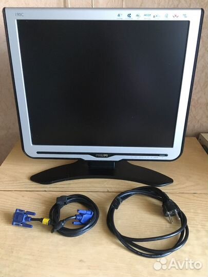 Монитор Philips 19''