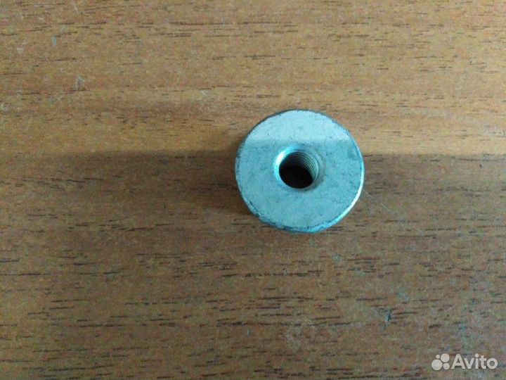 Гайка крепления кардана Ford Maverick 2000 - 2007