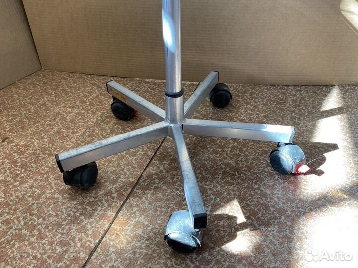 Стойка для открыток напольная