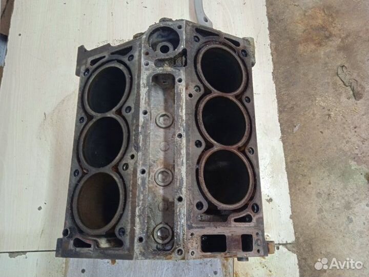 Блок двигателя Opel Omega B X30XE 1995