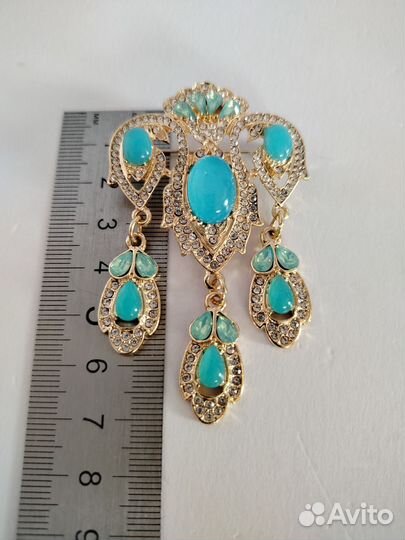 Брошь с подвесками в дворцовом стиле