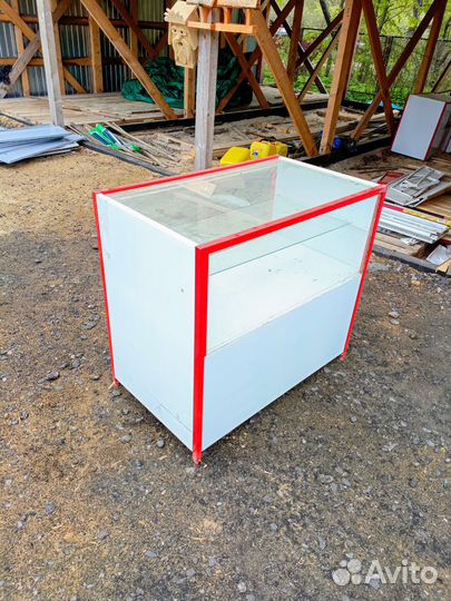 Стеклянная витрина для магазина бу