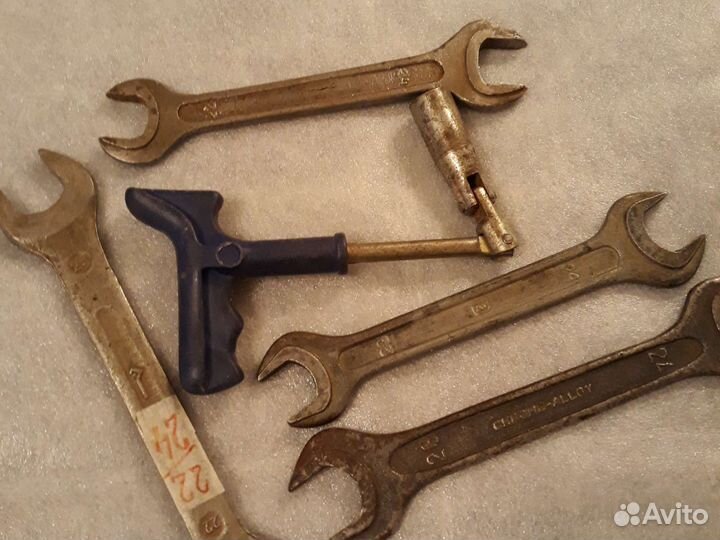 Рожковые и свечные ключи СССР