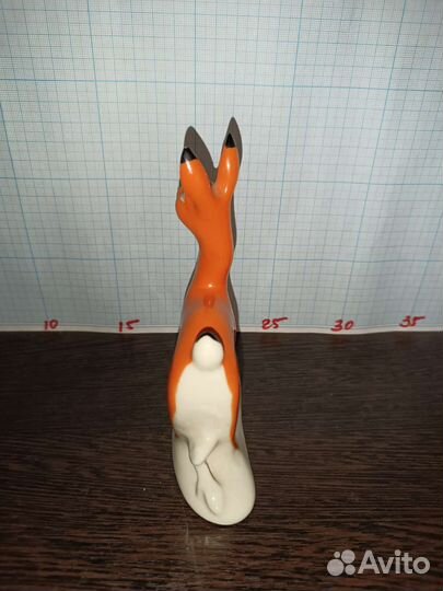 Фарфоровая статуэтка. Олень - Лань. Городница