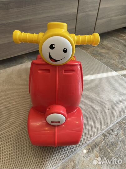 Детский мотоцикл каталка fisher price