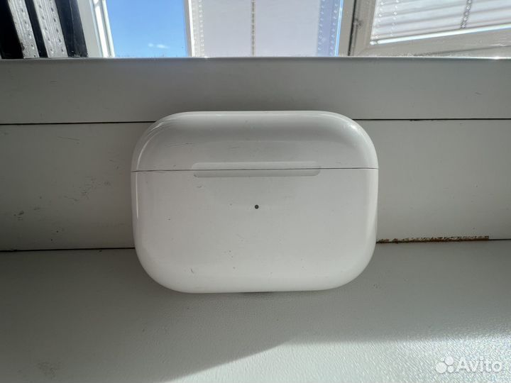 Кейс Airpods Pro 1 без наушников внутри б/у