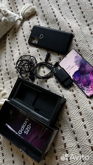 Телефон samsung s20 plus