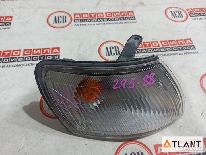 Габарит правый toyota caldina