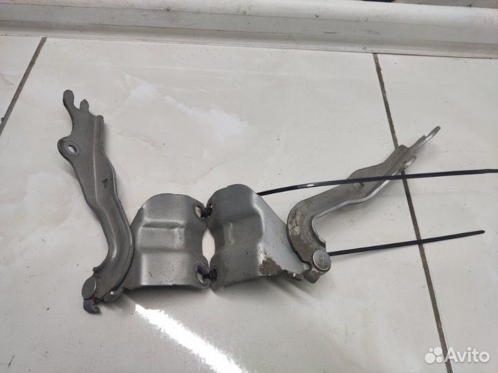 Петля капота Mazda 6 седан L8 10246363 2012