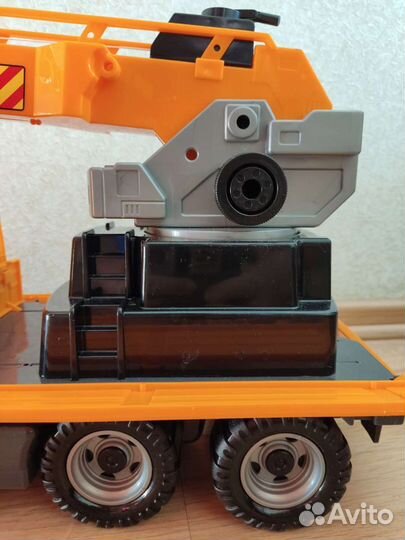 Машина Кран с поворотной платформой