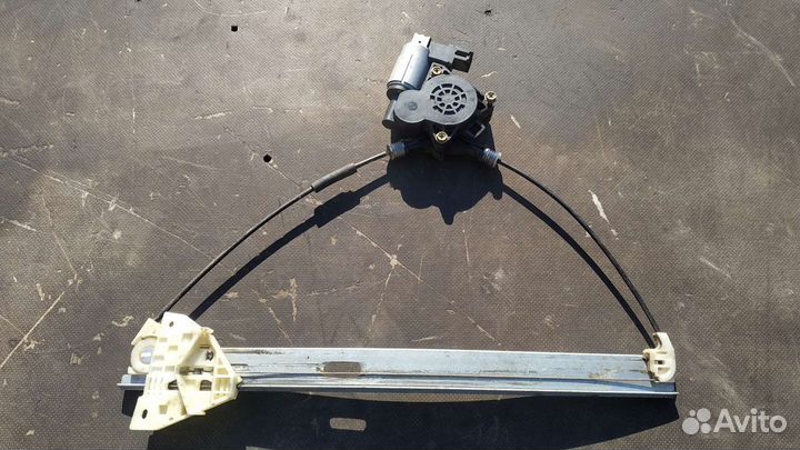 Передний правый стеклоподъемник Мазда 3 BK