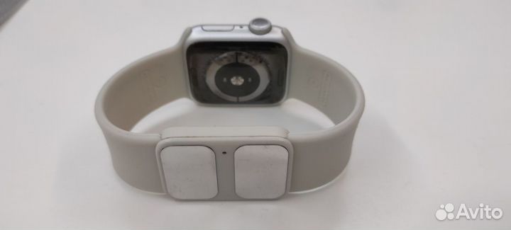 Apple Watch series 5 40mm + aura Strap 2